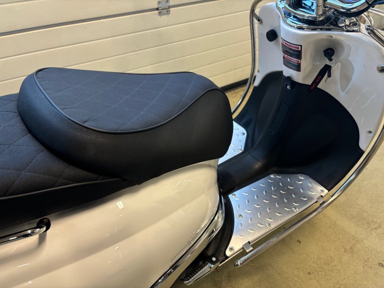 Retro Scooter 45 - fabriksny