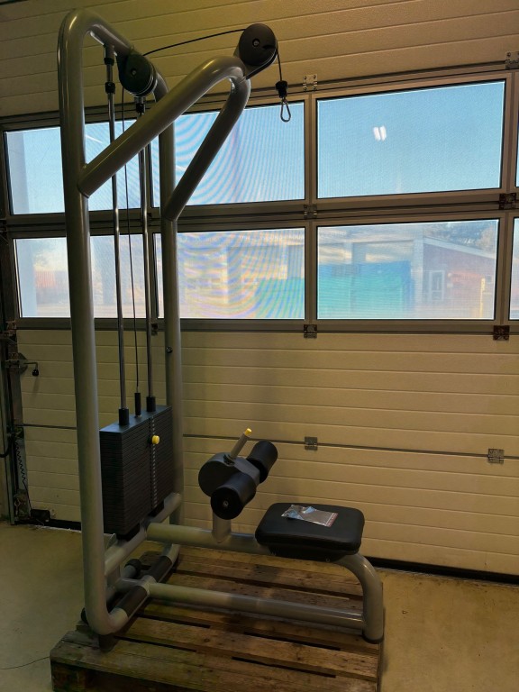 Lat pulldown