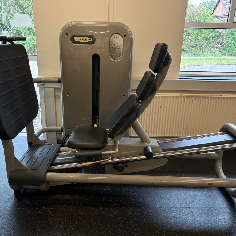 Leg press siddende