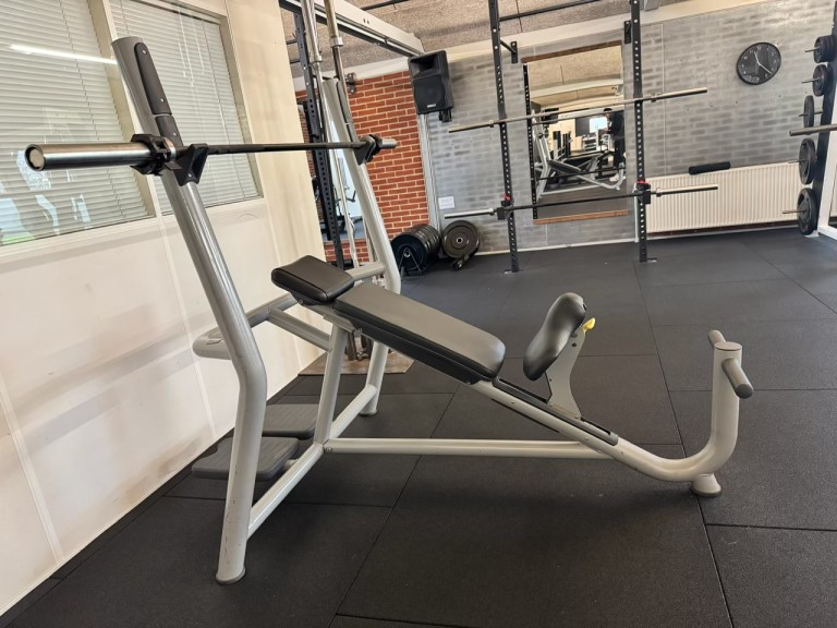 Incline bench press