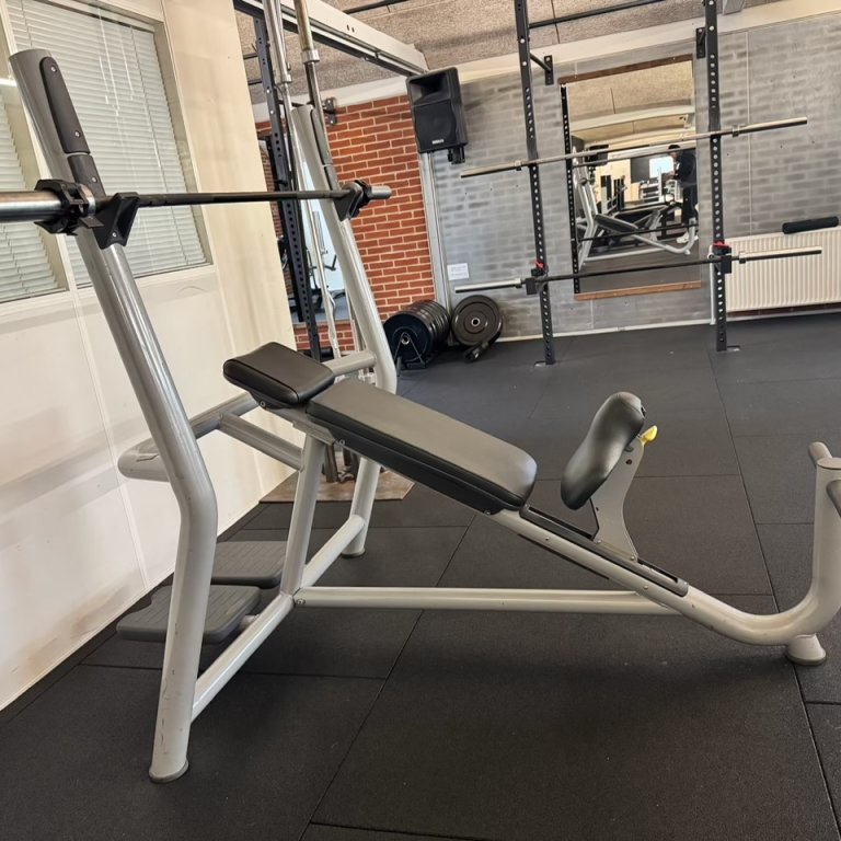Incline bench press