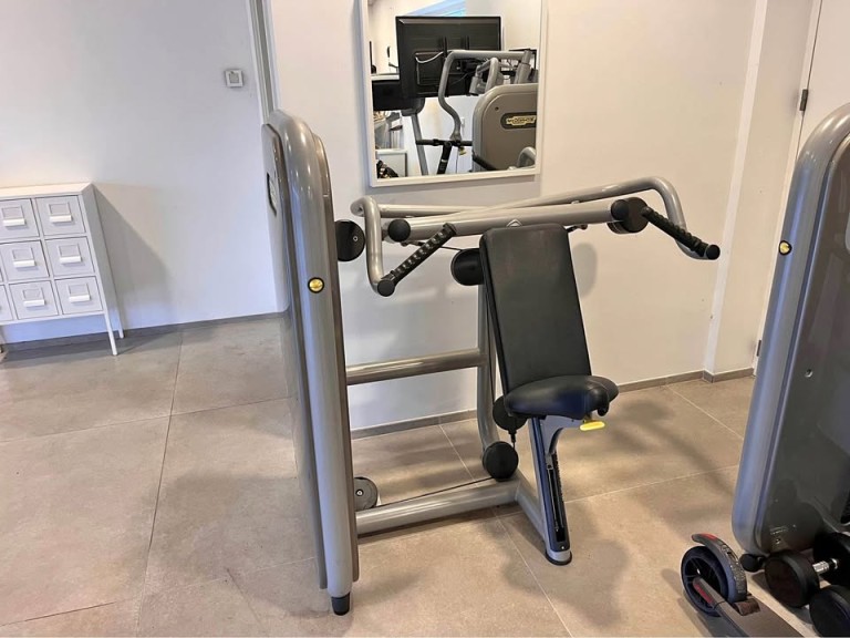 Shoulder press