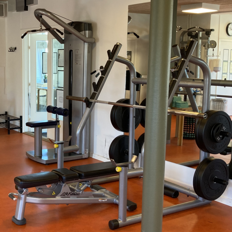 Lat pulldown